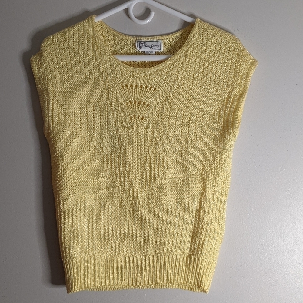 𝅺VINTAGE 1980’s Yellow Knit Sweater Vest Medium